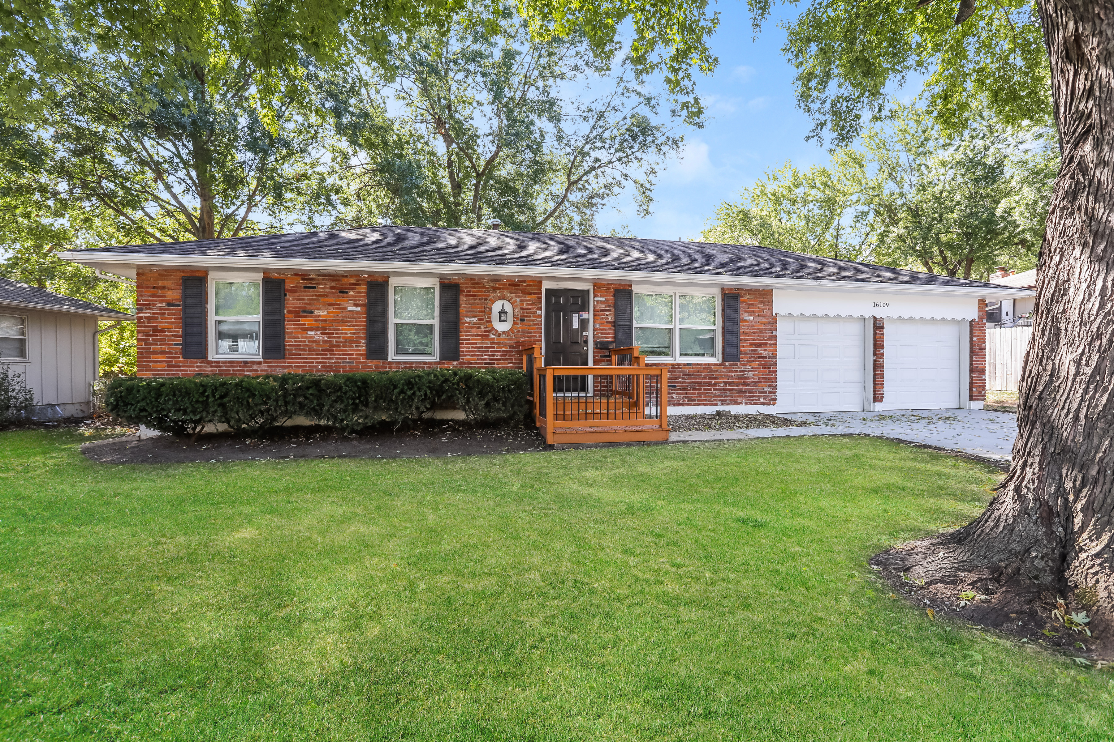 16109 E 25th St S Independence, MO 64055